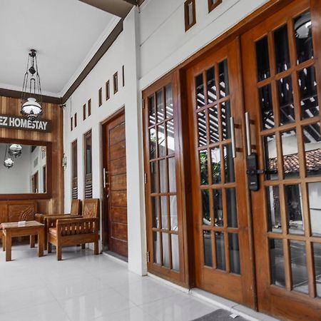 Inez Homestay ジョグジャカルタ エクステリア 写真