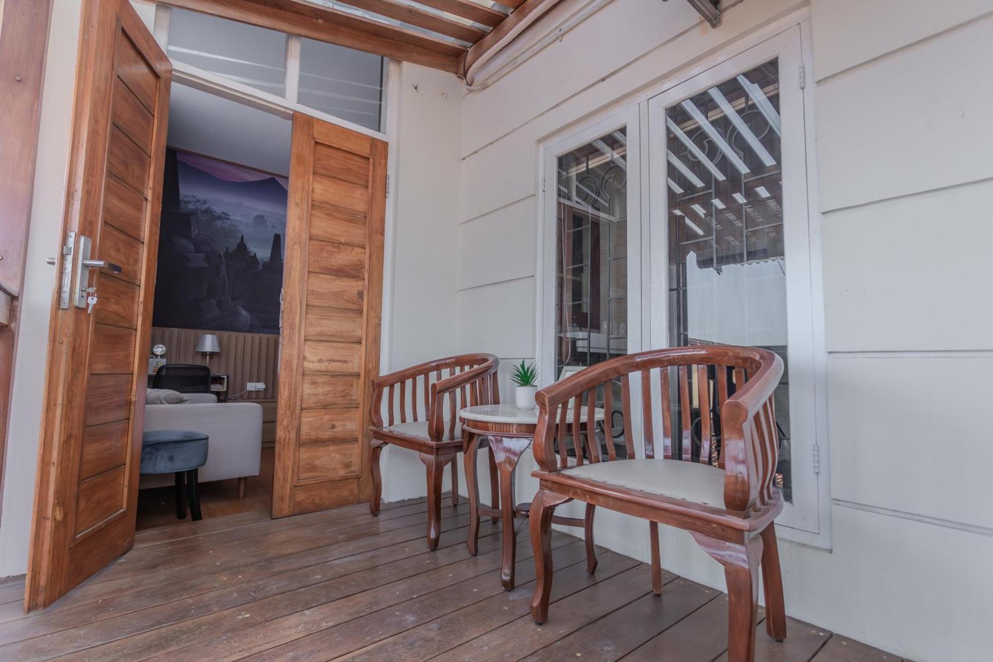 Inez Homestay ジョグジャカルタ エクステリア 写真
